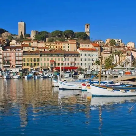 2 Pièces 2 Terrasses 100 M Croisette Très Clair. Appartamento