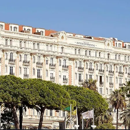 2 Pieces 2 Terrasses 100 M Croisette Tres Clair. * Cannes