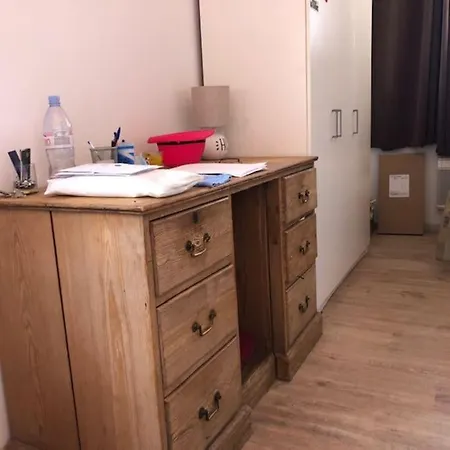 2 Pieces 2 Terrasses 100 M Croisette Tres Clair. *